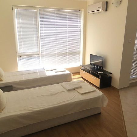 נסבר Apartments In Azalia 2 Complex מראה חיצוני תמונה