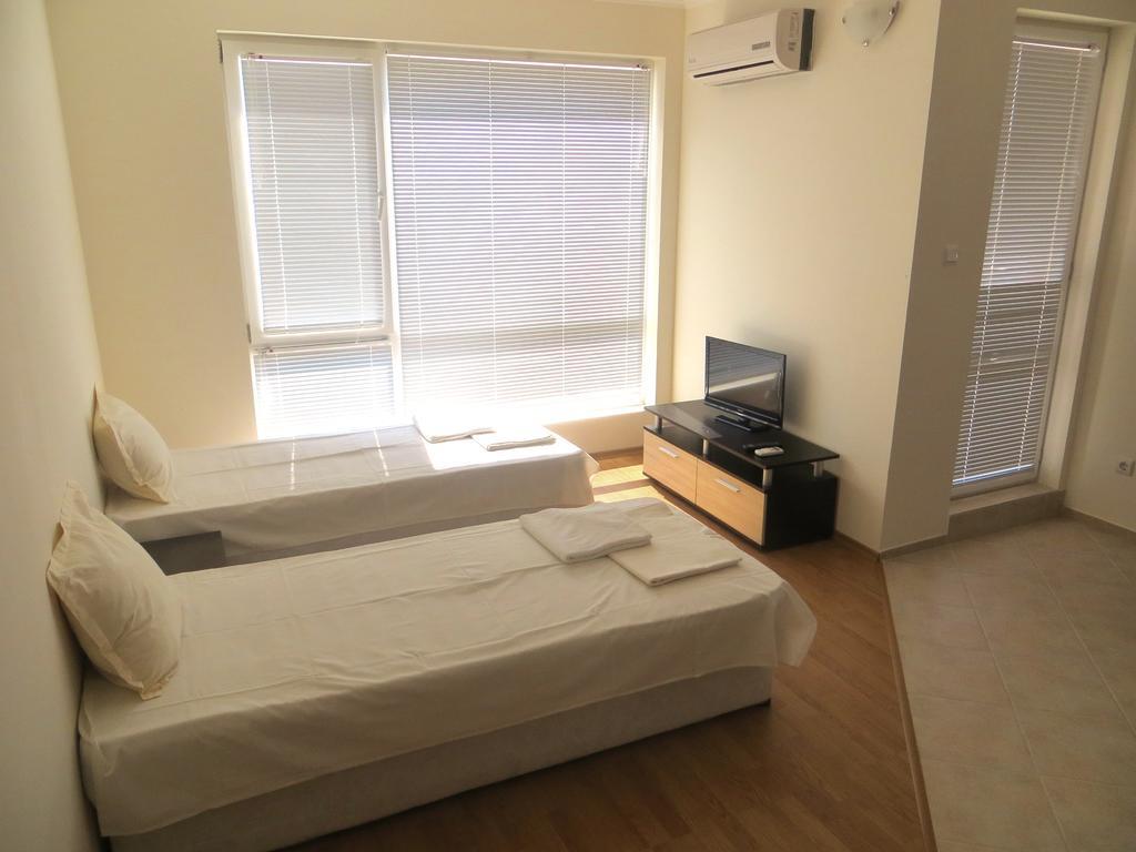 נסבר Apartments In Azalia 2 Complex מראה חיצוני תמונה